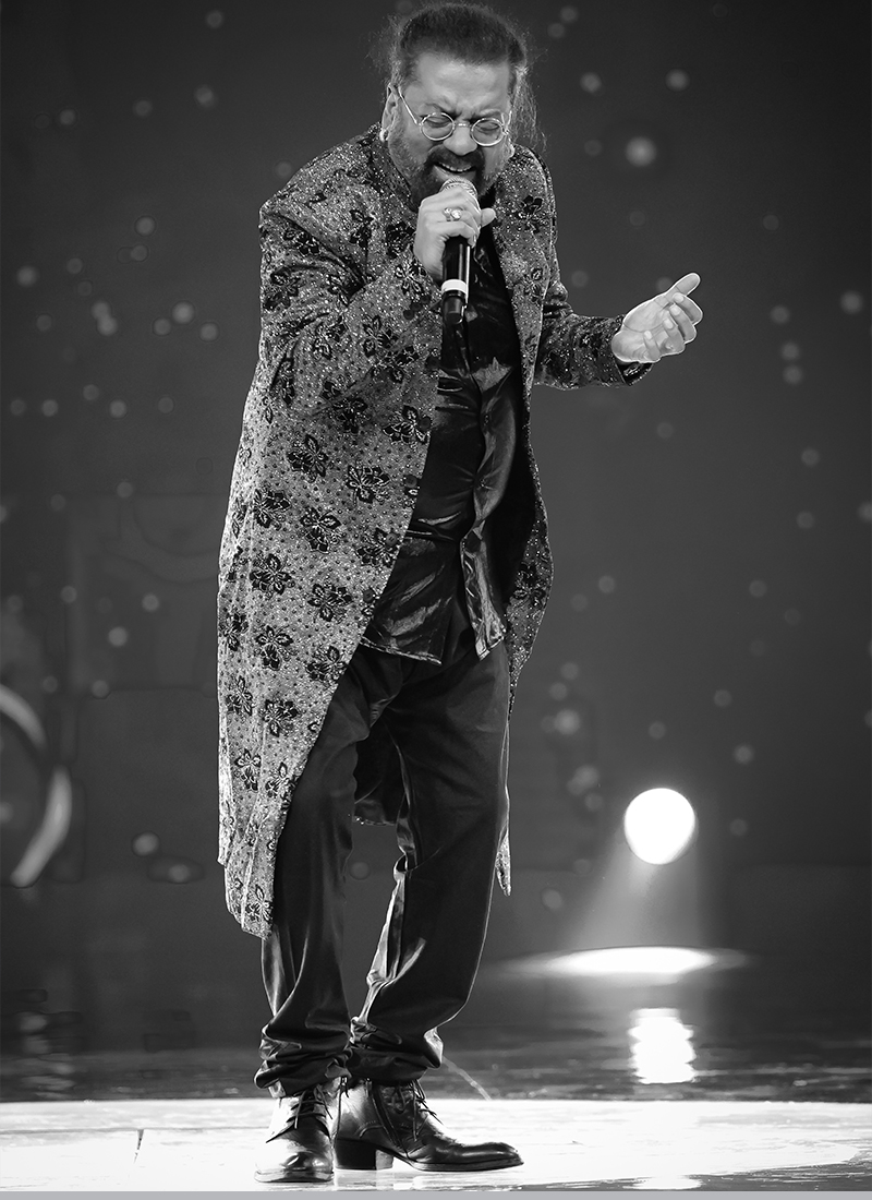 Customized-Suits-for-Men-at-Best-Price