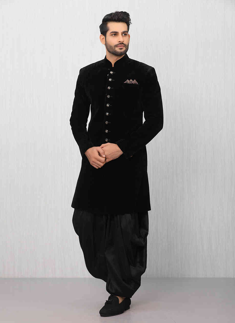 Customized-Suits-for-Men-at-Best-Price